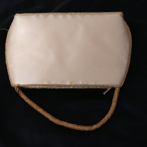 Purse with yellow and gold colored beads - Picture 4 of 5